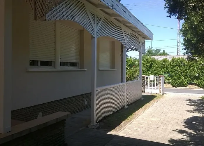 Eva Vendeghaz Ferienhaus Balatonlelle